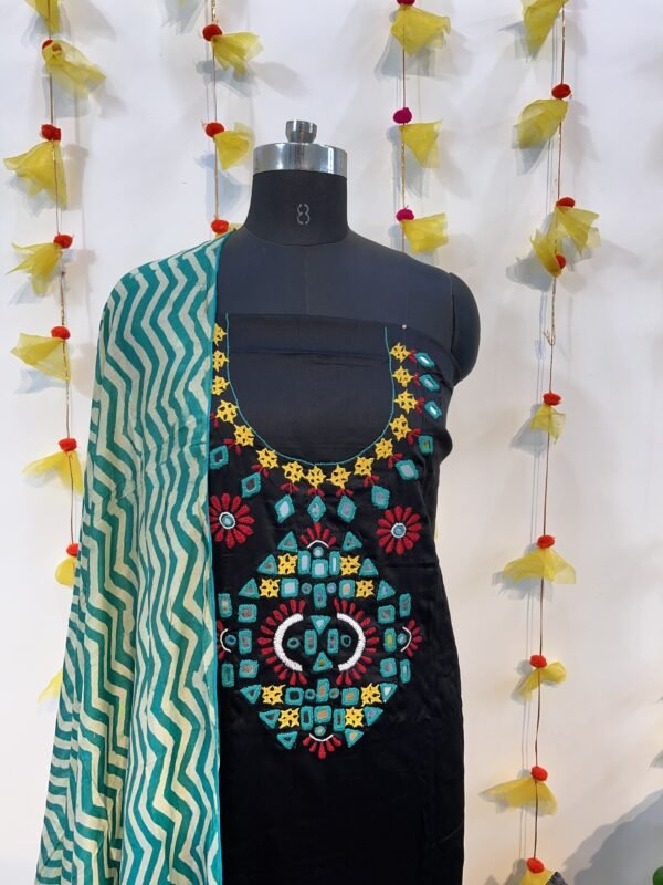 Dupatta - Image 5